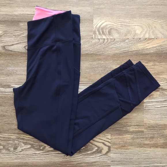 Lilly Pulitzer Luxletic Navy 26” Weekender High Rise Leggings Medium - Picture 3 of 16